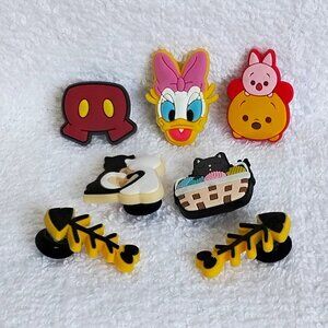 Lot of 7 Fun & Decorative Crocs Hole Covers!!